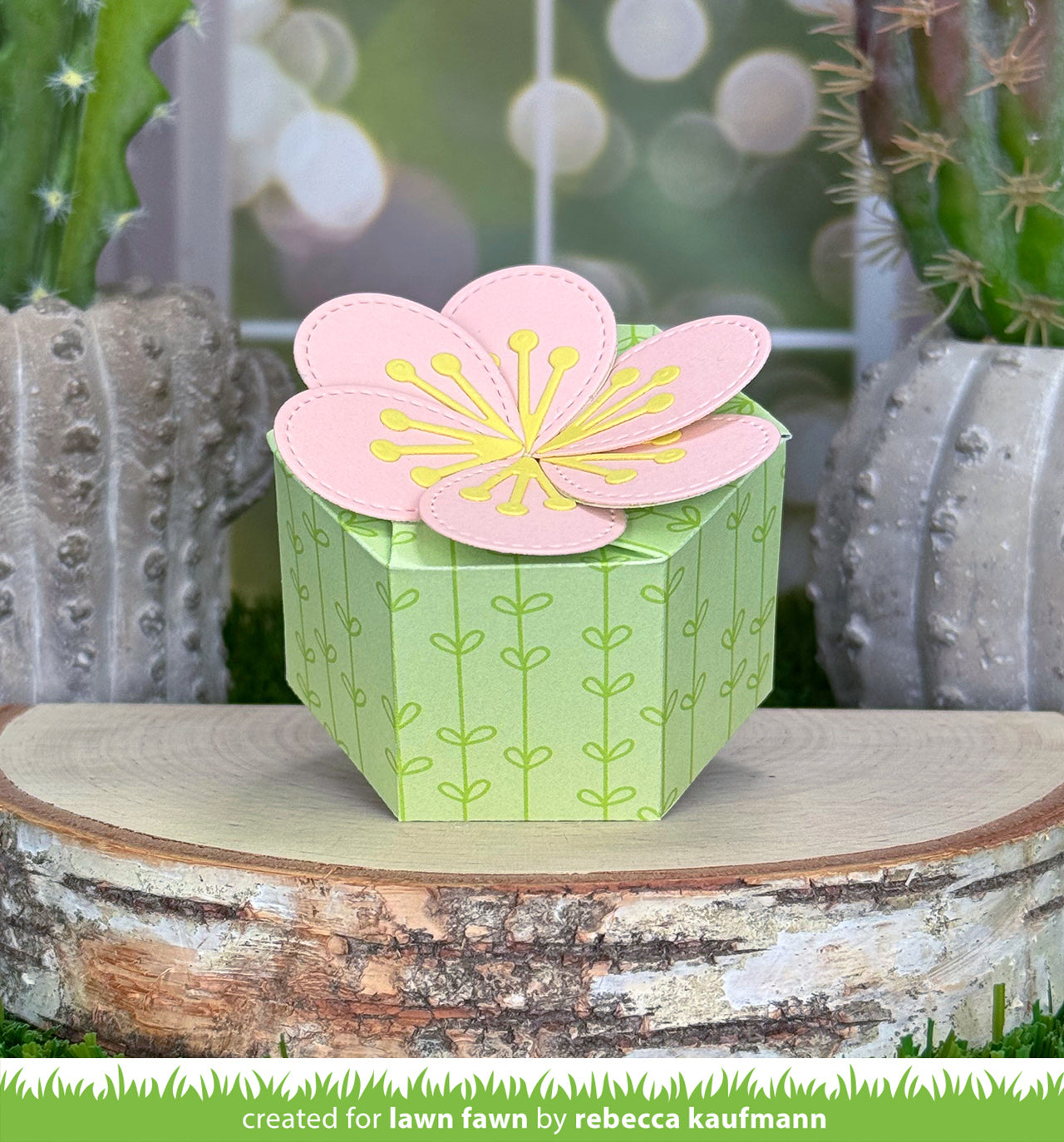 Lawn Fawn - 4044 Flower Treat Box